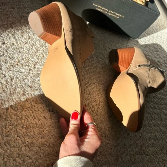 NWB Frye Reina Bootie in Ash - Picture 8 of 11